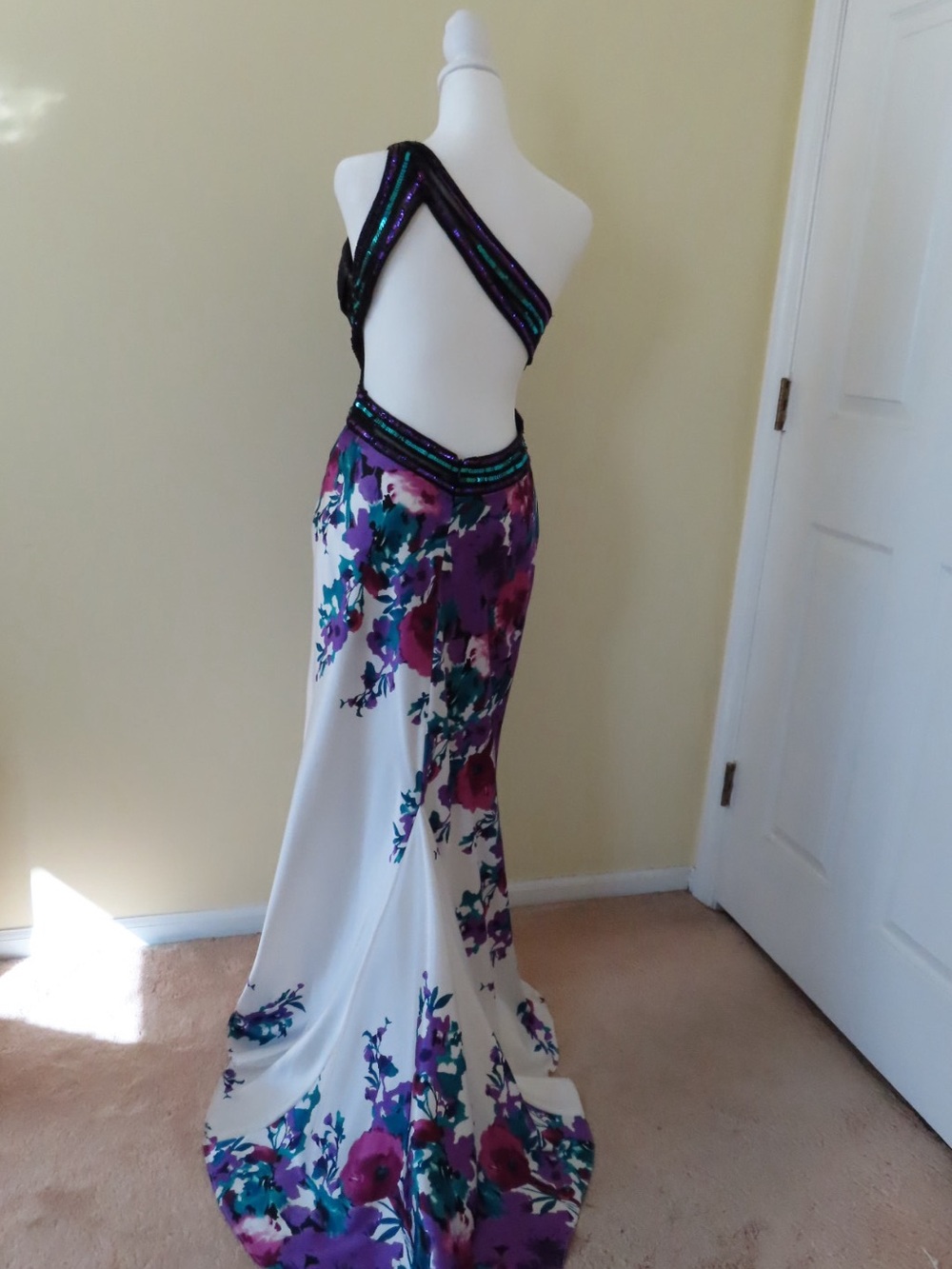 Cache One-Shoulder Floral Evening Gown - Picture 2 of 8